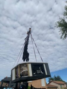 TRANSPORT D’UN SPA EN GRUTAGE DE GREZIEU LA VARENNE A TURIN