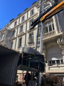 GRUTAGE PIANO 1/4 DE QUEUE EN CENTRE-VILLE